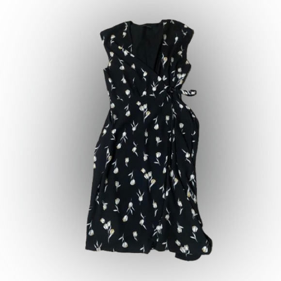 Banana Republic Dresses & Skirts - Banana Republic Black Floral Midi Dress